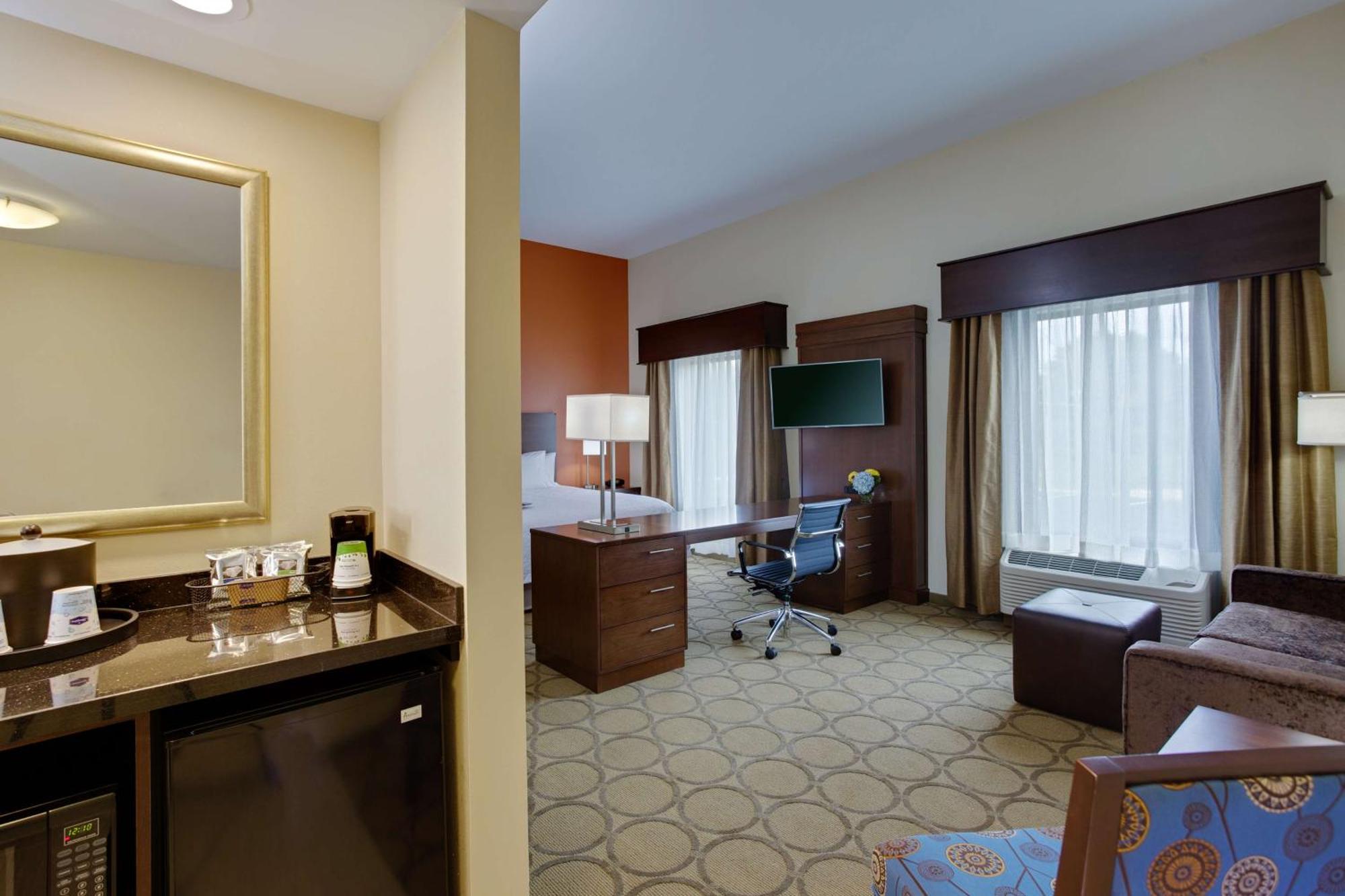 Hampton Inn&Suites Philadelphia/Bensalem Bagian luar foto