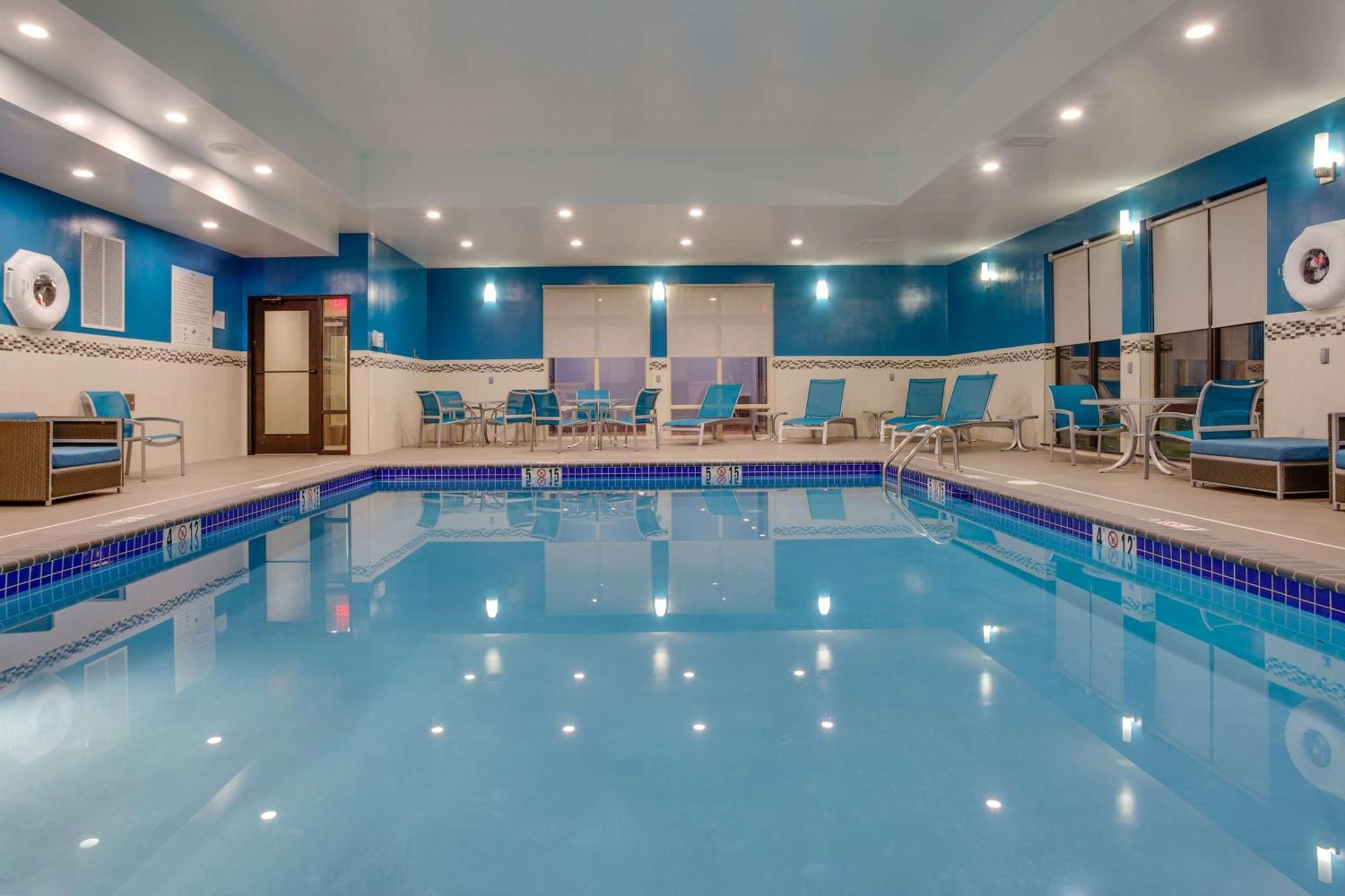 Hampton Inn&Suites Philadelphia/Bensalem Bagian luar foto