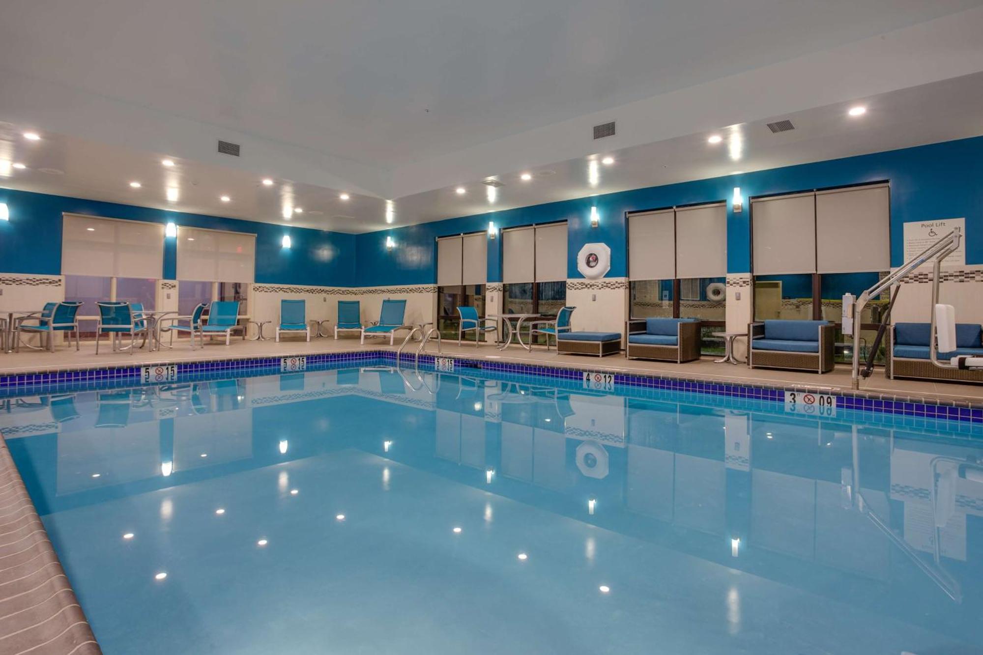 Hampton Inn&Suites Philadelphia/Bensalem Bagian luar foto