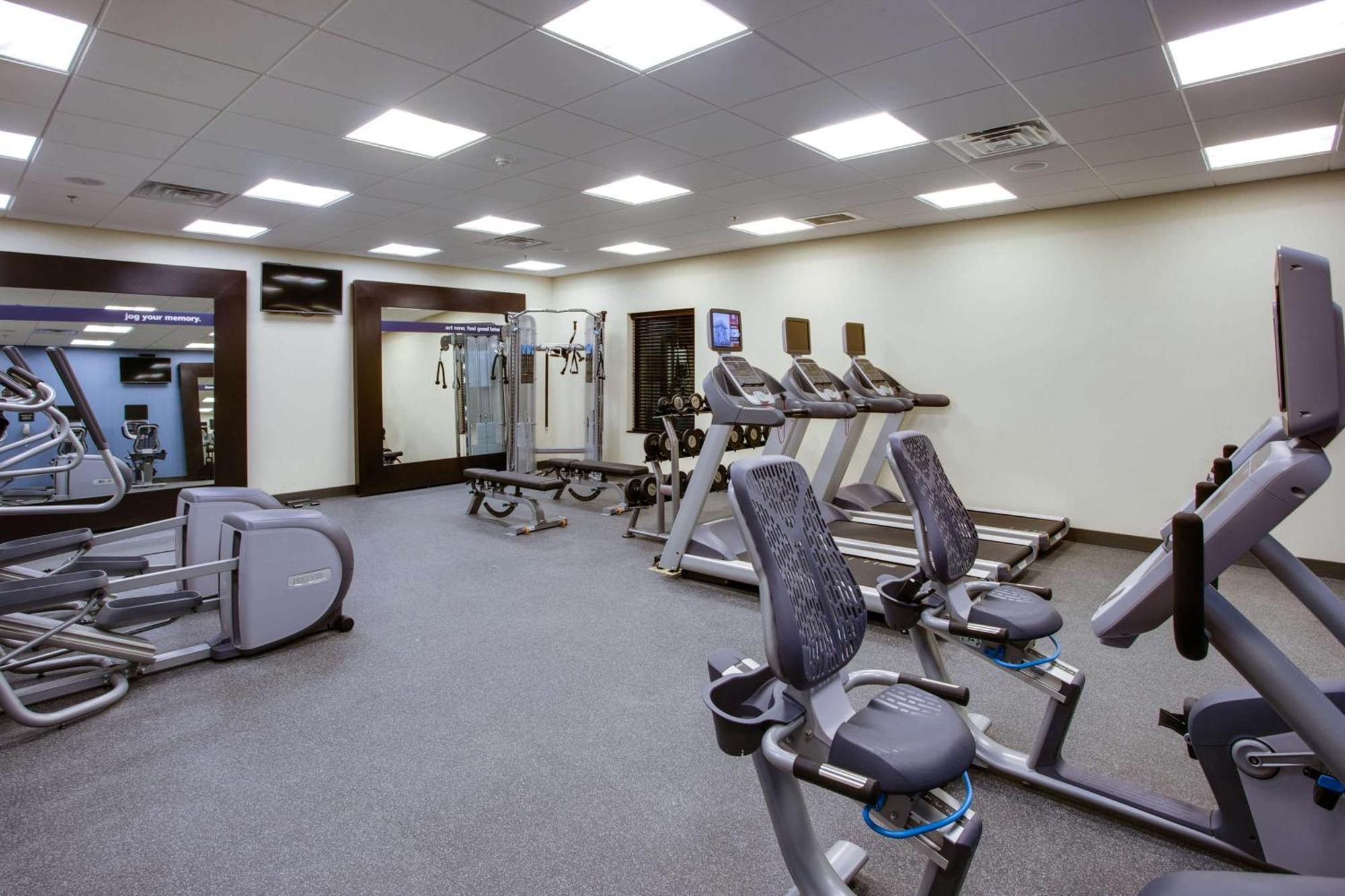 Hampton Inn&Suites Philadelphia/Bensalem Bagian luar foto