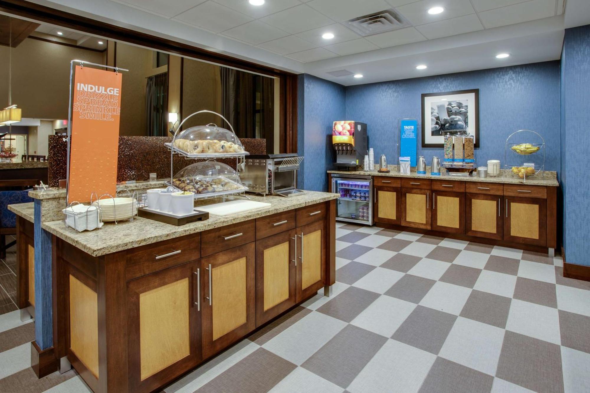 Hampton Inn&Suites Philadelphia/Bensalem Bagian luar foto
