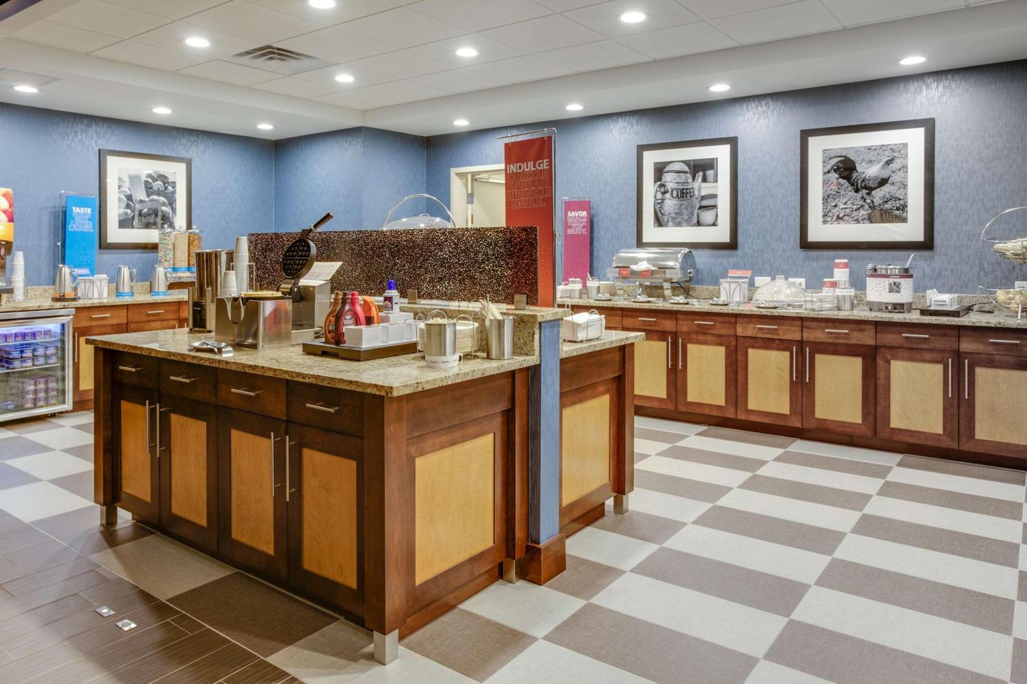 Hampton Inn&Suites Philadelphia/Bensalem Bagian luar foto