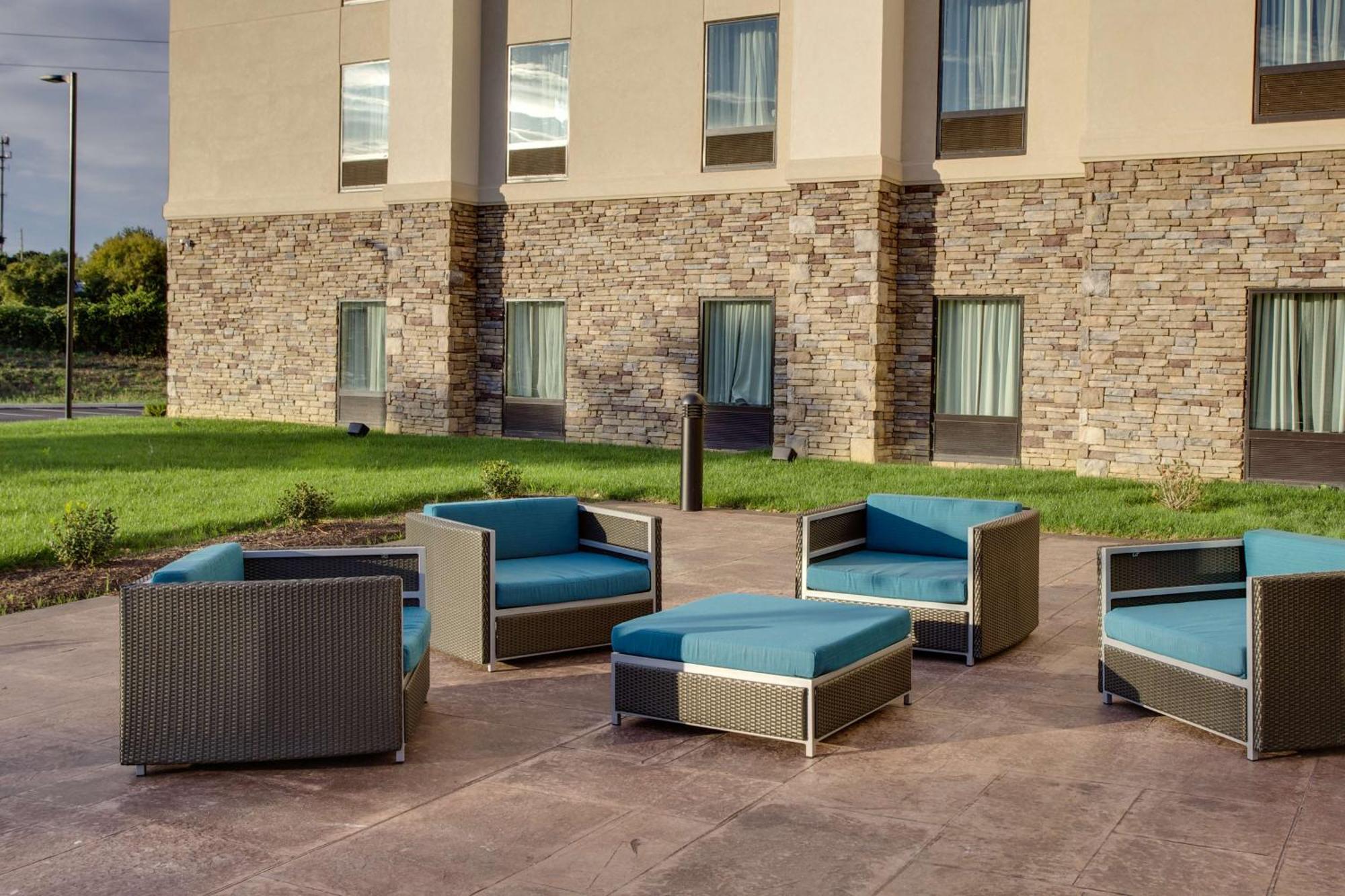 Hampton Inn&Suites Philadelphia/Bensalem Bagian luar foto